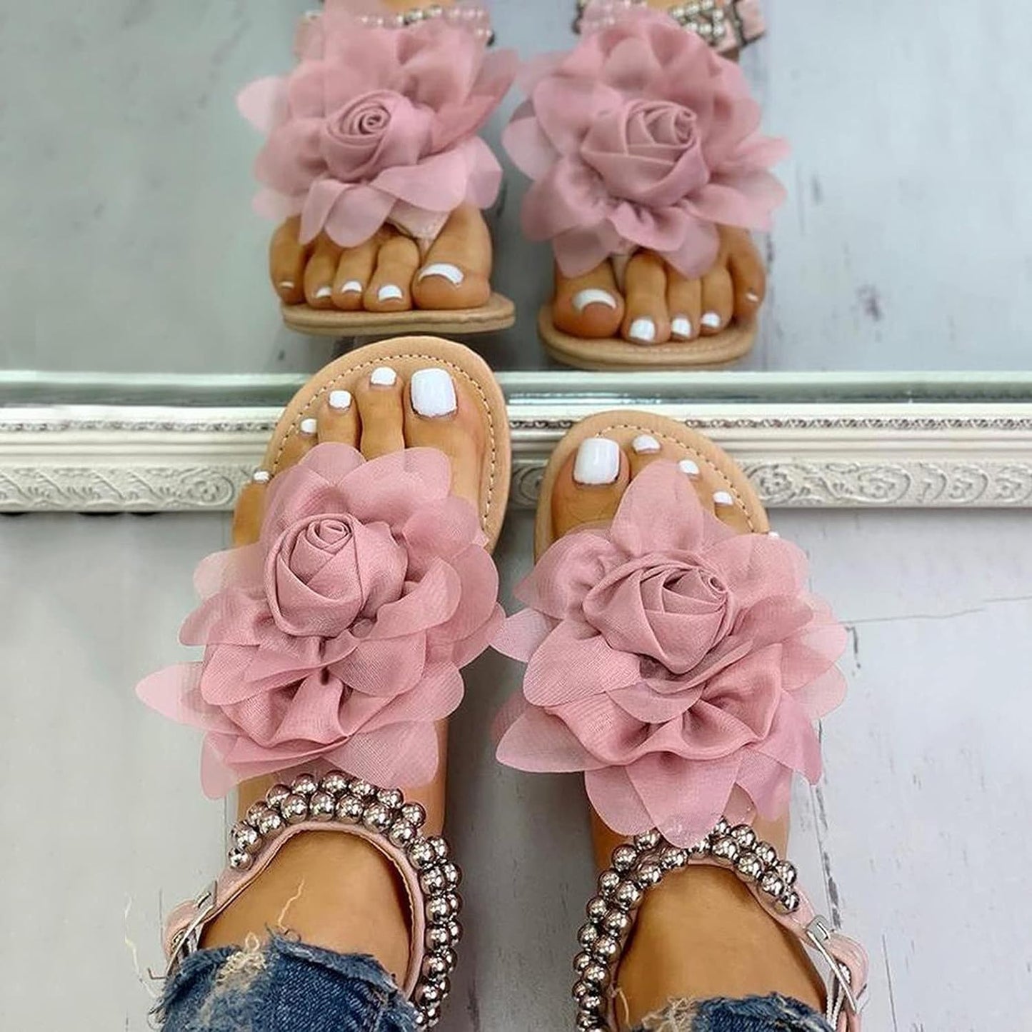 Ankle Strap Sandals for Women Fashion Flower Studded Metal Buckle Thong Flat Sandals Summer Casual Outdoor Shoes