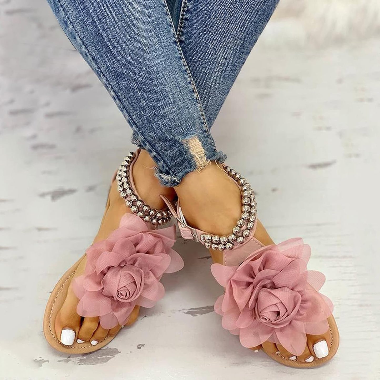 Ankle Strap Sandals for Women Fashion Flower Studded Metal Buckle Thong Flat Sandals Summer Casual Outdoor Shoes